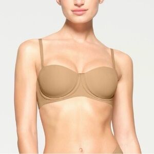 SKIMS Fits Everybody Strapless Women's Tan Underwire Bra